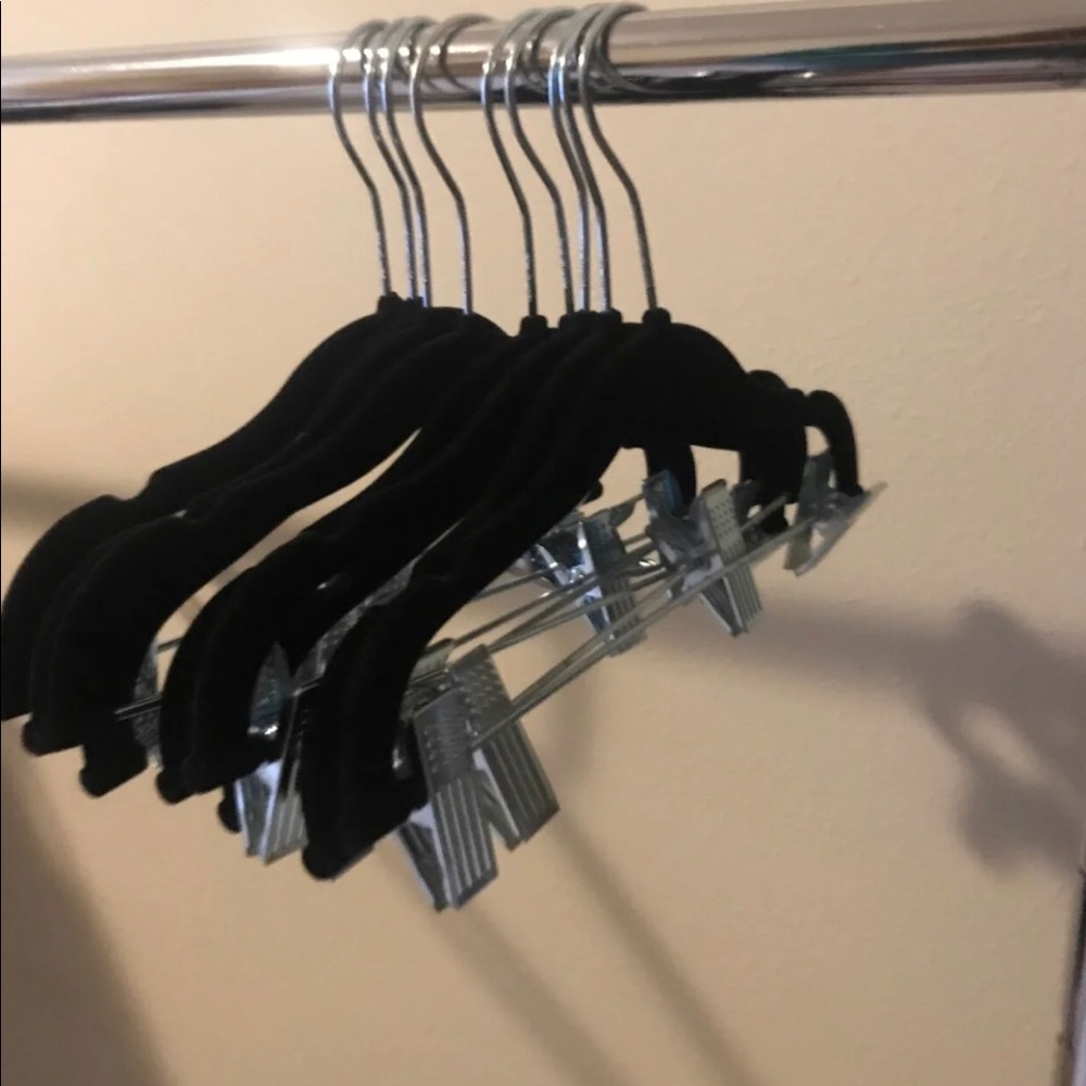 Children’s Velvet Pant Hangers-Black. Set of 14. - Picture 4 of 7